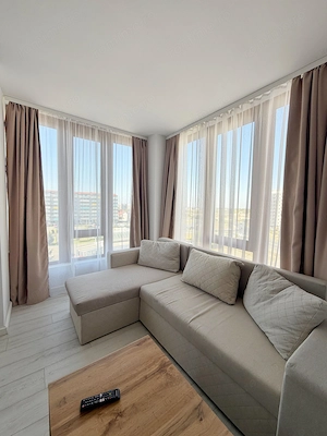 Apartament cu 3 camere de închiriat în Complex Toronto Residence, zona - imagine 4