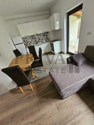Casa înșiruita 3 camere, 2 bai, 80 mp, mobilată. Sau - imagine 3