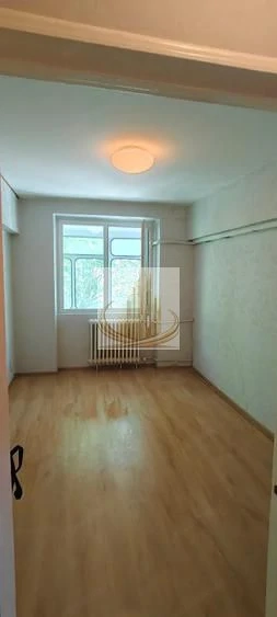 Vanzare apartament 3 camere decomandat Tineretului - imagine 9