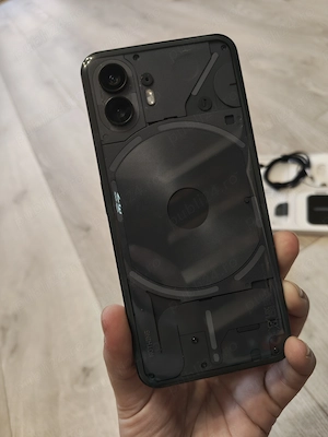 Nothing Phone 2 - imagine 4