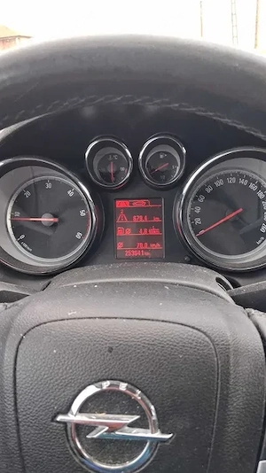 Vănd Opel Astra Sport Tourer !.7 CDTI, model 2013 - imagine 4