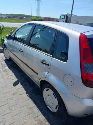 Ford fiesta benzina - imagine 3