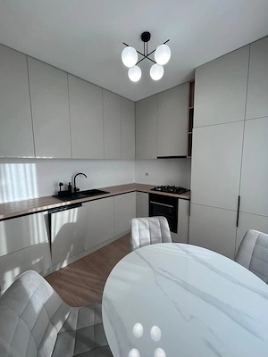 Casă tip duplex cu 4 camere, terasă și grădină, în Florești   zona Avram Iancu - imagine 2
