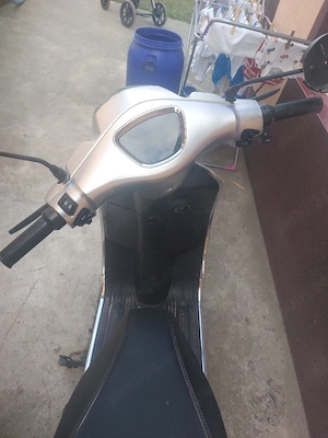 scuter electric vespa - imagine 3
