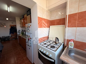 Apartament cu 2 camere de vanzare, centrala proprie, zona Aradului - imagine 8