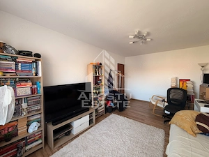 Apartament cu 2 camere de vanzare, centrala proprie, zona Aradului - imagine 4