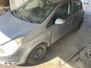 dezmembrez opel corsa D  - imagine 3
