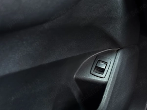 BMW X1 sDrive18d - imagine 17