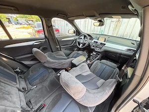 BMW X1 sDrive18d - imagine 12