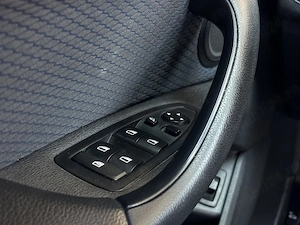 BMW X1 sDrive18d - imagine 16
