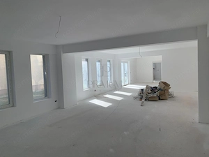 Spatiu comercial - vitrina generoasa - zona linistita - centrala proprie - 100 mp