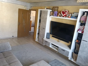 Apartament cu 3 camere decomandate, in zona Canta.