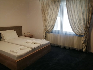 Oferta inchiriere camere pentru firme,echipe si grupuri,Rasnov ,Brasov ! - imagine 5