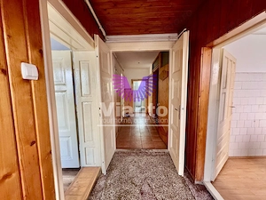 Apartament la casa individuala 93 mp cu curte - zona Parcul Sub Arini-Strand - imagine 3