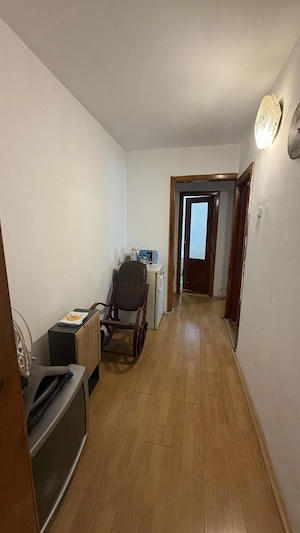 3 camere, centrala proprie, 2 bai, et. 2, bloc anvelopat. Disponibil imediat. Girocului-Plavat 2 - imagine 5
