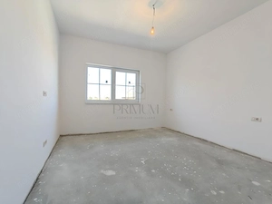 Duplex despartit prin garaj - teren 400 mp 5 camere - - imagine 9
