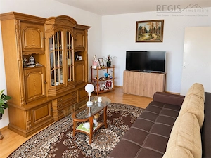 Apartament 3 camere decomandat | Calea Bucuresti | Luminos si spa #539;ios - imagine 2
