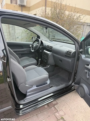 VW FOX  înmatriculat 2008 - imagine 5