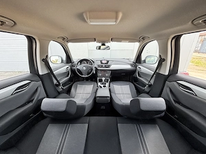 BMW X1 sDrive18d - imagine 12