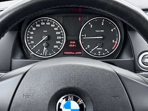 BMW X1 sDrive18d - imagine 15