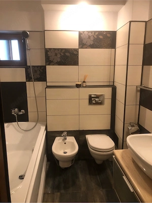 Inchiriez apartament cu 3 camere * 89 mp* 2 bai* Pacurari - imagine 7