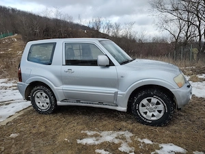 Mitsubishi Pajero 3.2 diesel, autoutilitară  - imagine 3