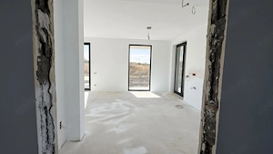 Vilă modernă în Săftica, lângă lac, 3 dormitoare C4 - imagine 9