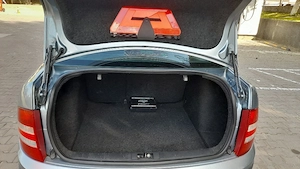 Skoda fabia 1,2 benzina  142.000 km Reali Carte service la Reprezentanța  Skoda Ivas Galați  - imagine 3