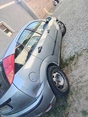 Vand ford focus 1.6 benzina 2004 pt piese  - imagine 5
