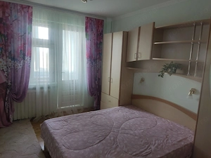 Apartament cu 3 camere de închiriat în Unirii