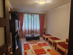 Apartament 2 camere - renovat și complet mobilat