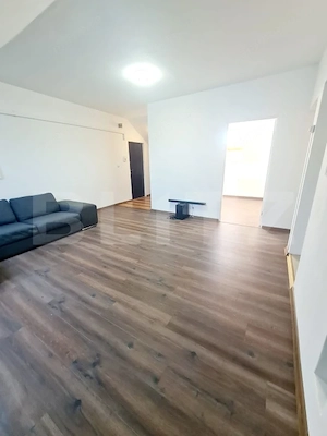 Apartament cu 3 camere, 68 mp, zona Subcetate - imagine 5