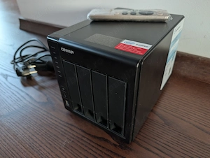 NAS QNAP TS-451+ 4-Bay, Telecomanda, Stare Perfecta de Functionare - imagine 2