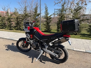Motocicleta Adventure Touring Aprilia Tuareg 660   Accesorizată OEM - imagine 3
