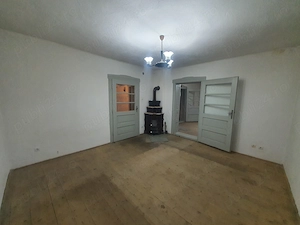 Casa in satul Colun ,cu D+P inalt ,sura mare si 1100mp teren - imagine 9