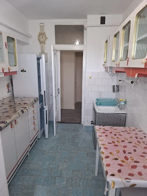 GALATI Mazepa 2 zona Bănci BRD Inchiriez apartament 2 camere bloc 4 etaje  - imagine 4