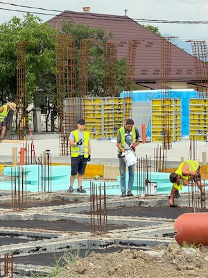 Caut  Dulgheri cofratori si fierari betonisti! - imagine 2