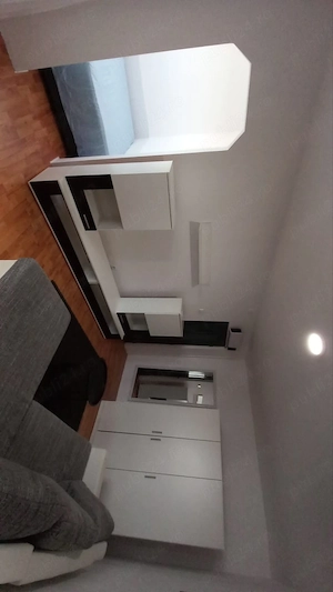 Garsoniera de vanzare 20.000 euro et4 transformata in apartament 