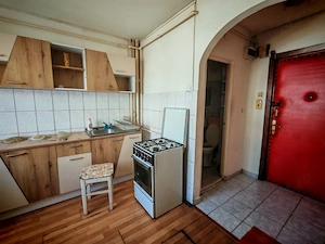 Unirii 10, in spate la Mag. Maramures,garsoniera etaj 3, mobilata si utilata,160 euro - imagine 4
