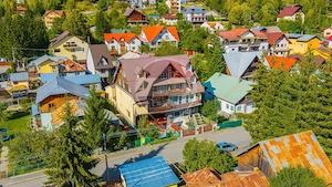 Casă de Vacanta/ Familie/ cu Poveste-Azuga/ Piscina interioara!