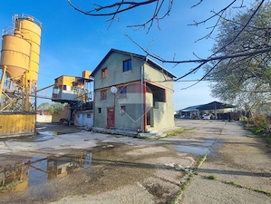 De închiriat platforma, spațiu 3178 mp teren, șopron, Borșului 47