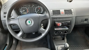 Skoda fabia 1,2 benzina  142.000 km Reali Carte service la Reprezentanța  Skoda Ivas Galați  - imagine 4