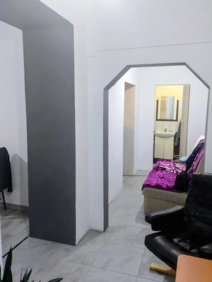 CI685 Piata Traian,casa 2 camere,Renovata - imagine 4