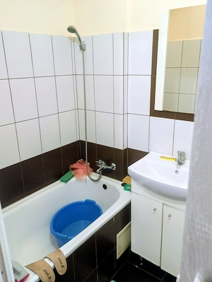 CI685 Piata Traian,casa 2 camere,Renovata - imagine 18