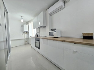 Oferta inchiriere studio de lux zona centrala,  47 mp, parcare, 350 EURO - imagine 16