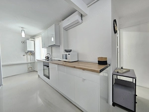 Oferta inchiriere studio de lux zona centrala,  47 mp, parcare, 350 EURO - imagine 18