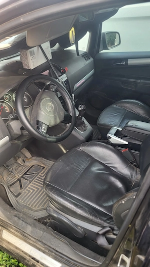 Dezmembrez opel zafira b 1.8 benzina an 2010 - imagine 2