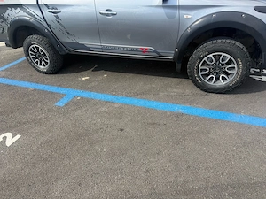 Vand sau schimb 4 jante cu anvelope de la Mitsubishi L200 dupa 2015 - imagine 4