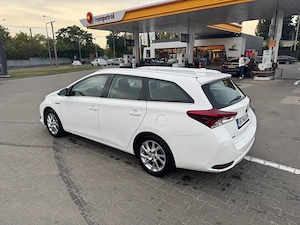 Toyota Auris 1.8 HYBRID baterie 90% - imagine 8