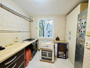 Apartament 3 camere decomandat etaj 1 din 4 Drumul Taberei  - imagine 6